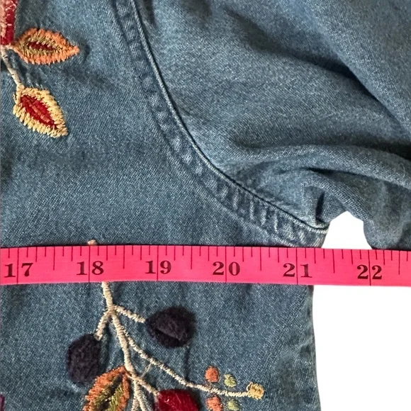 Vintage New Direction Womans Embroidered Denim Shirt with Fall Leaves. Size M - Picture 7 of 8